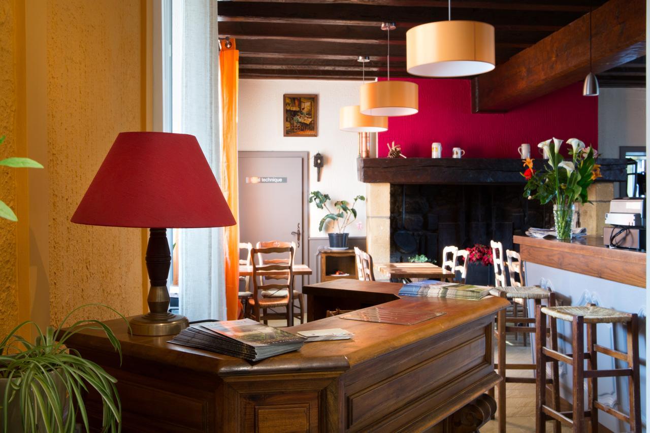 Hotel Restaurant Le Sully Saint-Saud-Lacoussière Dış mekan fotoğraf